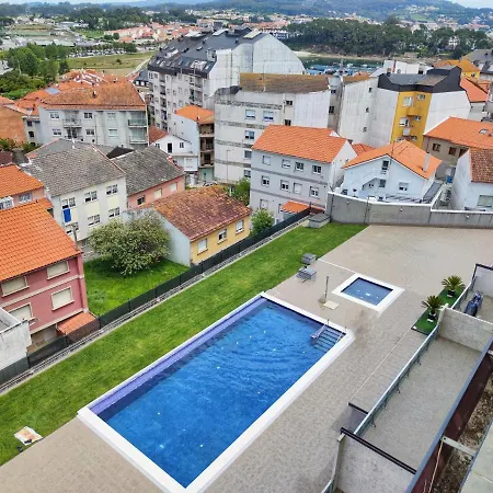 アパート Desconectaengalicia Atico La Perla, Piscina Y Pista Tenis サンシェンショ