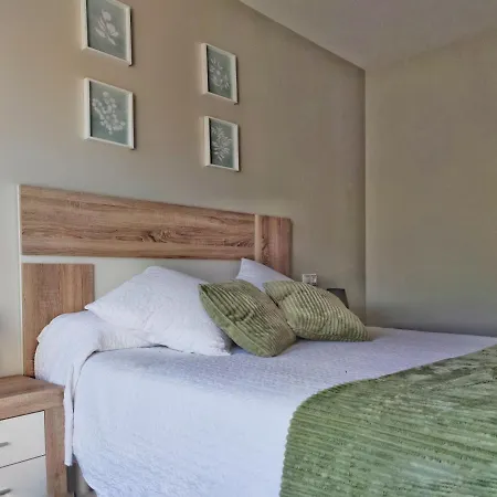 アパート Desconectaengalicia Atico La Perla, Piscina Y Pista Tenis サンシェンショ